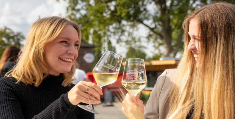 Weinfest lädt zum Genießen ein Weinfest lädt zum Genießen ein