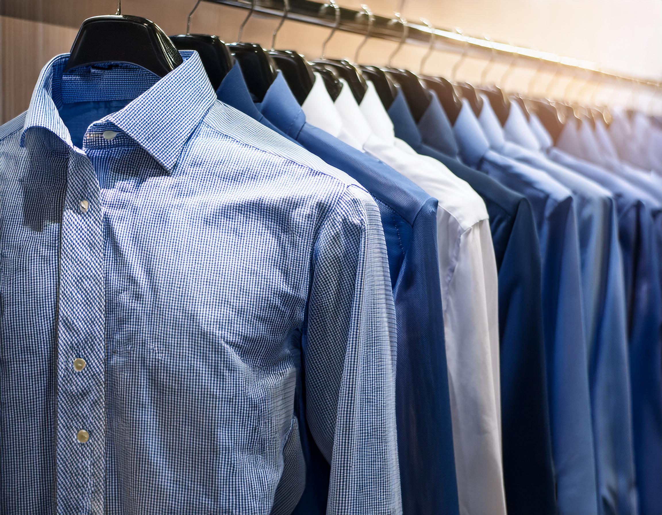 M-nnerhemden-in-unterschiedlichen-Blaut-nen-im-Modegesch-ft-im-Altenburger-Land4ypNLTiLLQJZ5