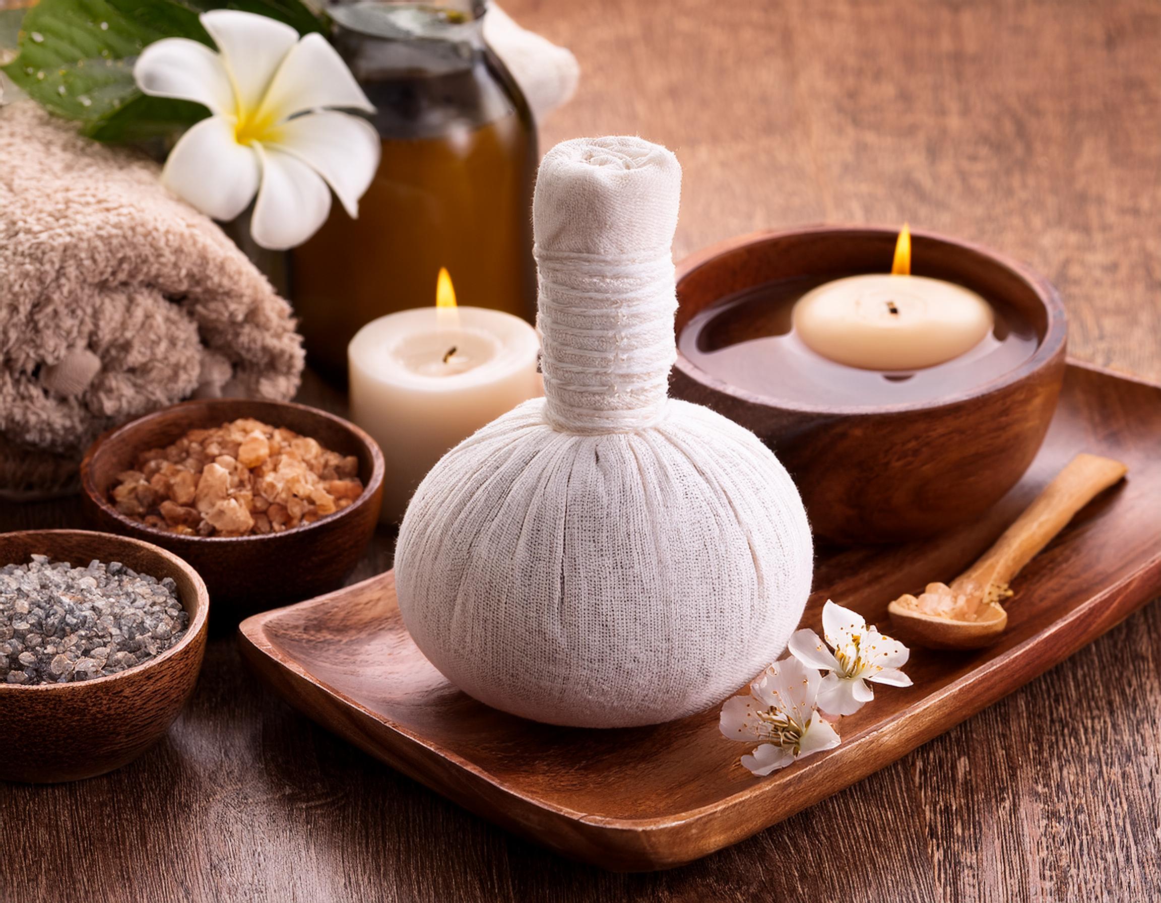 Warmes-Licht-und-angenehme-Ger-che-empfangen-Dich-in-den-Wellness-Studios-aus-Dessau-Rosslau